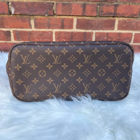🛍SOLD🛍 Authentic Louis Vuitton Neverfull MM - Picture 12 of 13